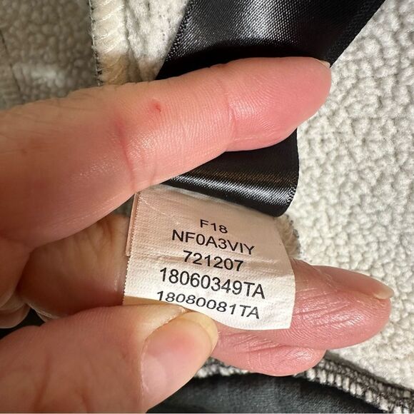 The north Face jacket - Picture 8 of 11